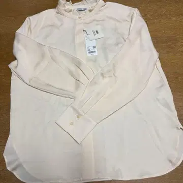 UNIQLO 콩트와르 데 코토니에 새틴 프릴 블라우스 XXL 내추럴