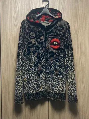 maxsix 맥스 식스 립 벨로아 레오파드 후드티 hyde