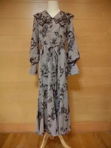 SNIDEL 빅 자수 칼라 프린트 원피스 M 사이즈