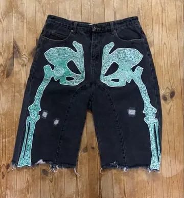 스켈레톤 프린트 블랙 숏팬츠