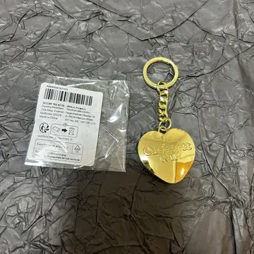 Carhartt WIP 하트형 키링