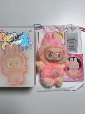 POP MART THE MONSTERS Big into Energy