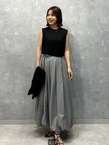 [ 새상품급 ] Mila Owen 미라 오웬 벌룬 스커트 실버