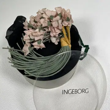 잉게보그 코사지 INGEVORG