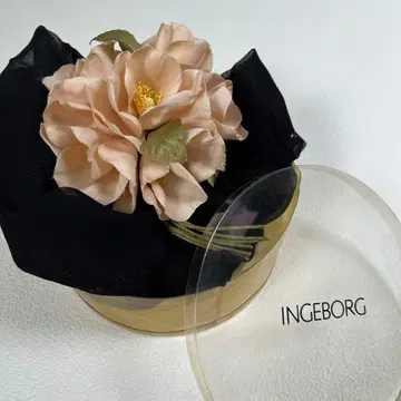 잉게보그 코사지 INGEVORG