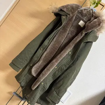 새상품급 따뜻하고 넉넉한 모즈 코트 로리즈팜 카키 L