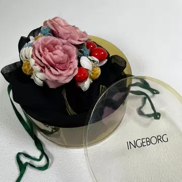 잉게보그 코사지 INGEVORG