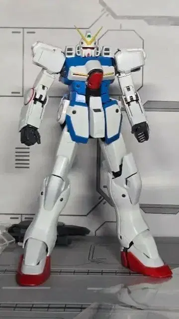 MG 1/100 LM312V04 빅토리 건담 ver.ka