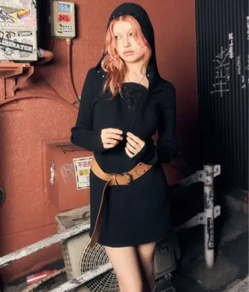 후드 부착 블랙 원피스 F 사이즈