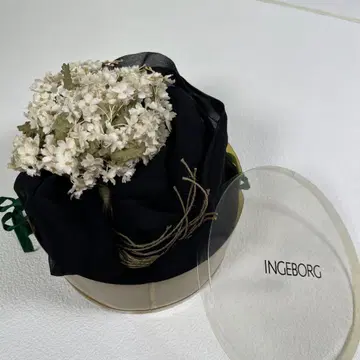 잉게보그 코사지 INGEVORG