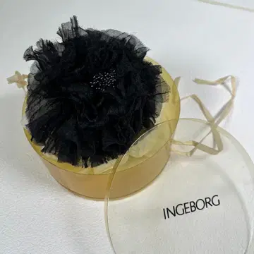 잉게보그 코사지 INGEVORG