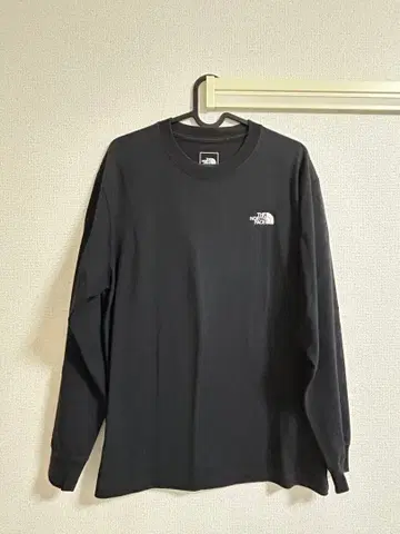 THE NORTH FACE 블랙 롱 슬리브 티셔츠