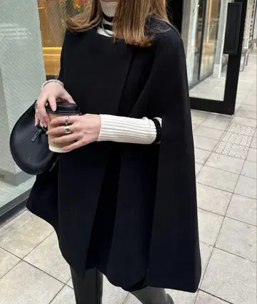 KOBE LETTUCE - 고베 레터스 블랙 판초 케이프 코트