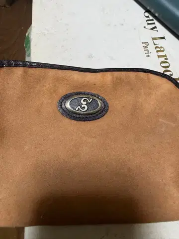 브라운 스웨이드 백