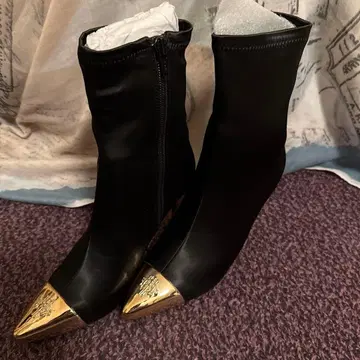 블랙 스틸레토 부츠