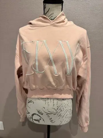 eimy 핑크 크롭 후드티