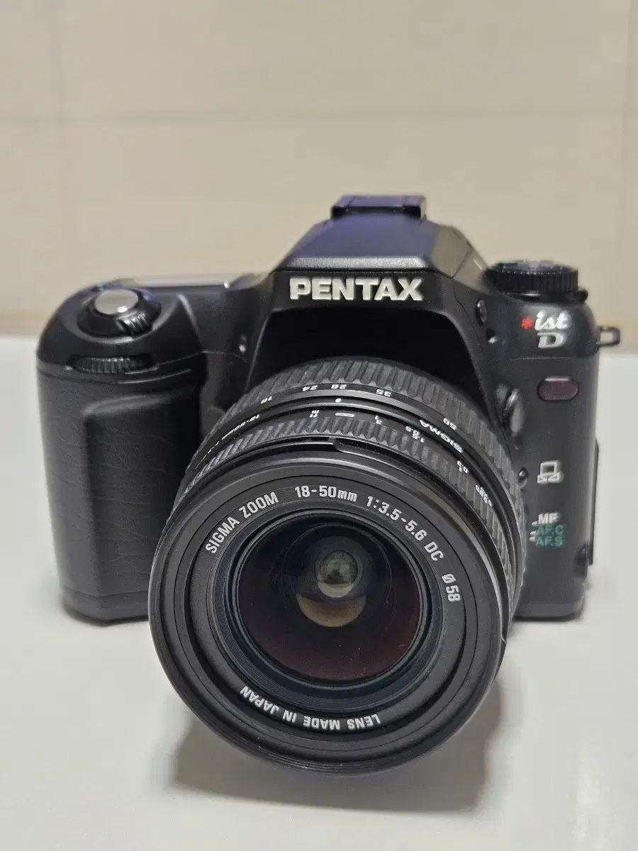 Pentax ist D Sigma 18-50mm lens set