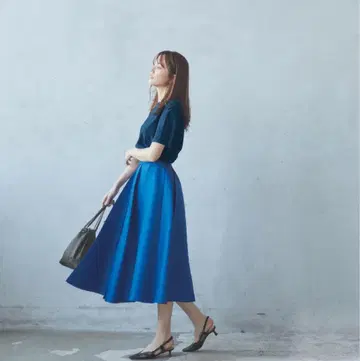 띠어리 럭스 울 실크 롱 플레어 스커트 에비하라 유리 콜라보