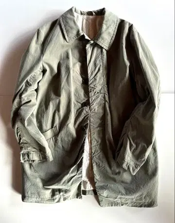 아츠&사이언스 카키 베이지 셔링 개더 코트