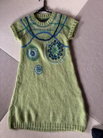 자수 디자인 그린 컬러 니트 원피스 M 사이즈 상당