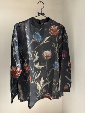 andrea&co의 yukko 디자인 블라우스 플라워