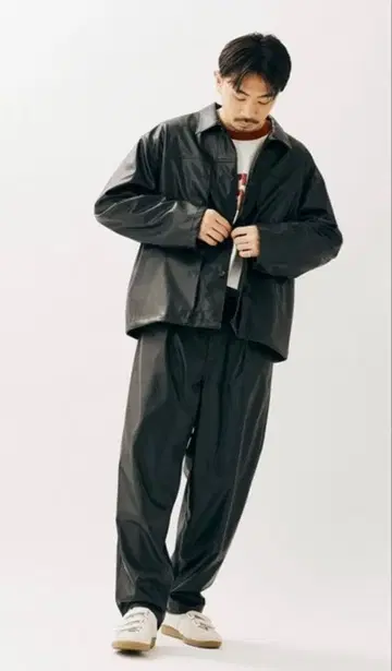 저널 스탠다드 페이크 레더 자켓