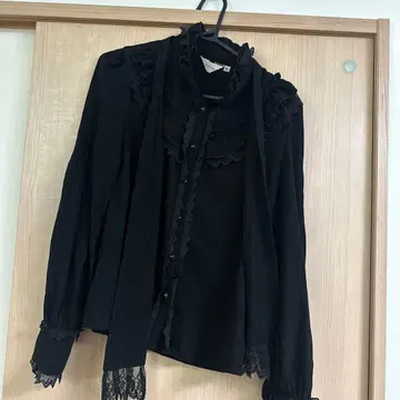 ATELIER PIERROT 블라우스