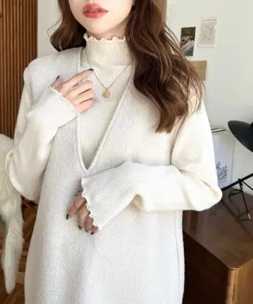 [ 칸테리 씨 착용 ] 링 페이크 울 V넥 오버롤 스커트 원피스