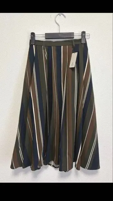 택 포함 새상품. 나노 유니버스 레지메 스트라이프 스커트