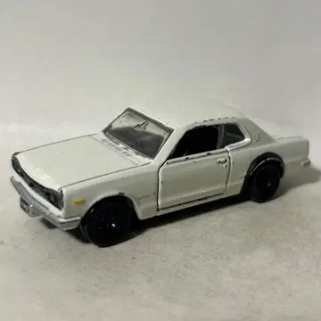 토미카 프리미엄 닛산 스카이라인 GT-R (KPGC10) 최초 한정