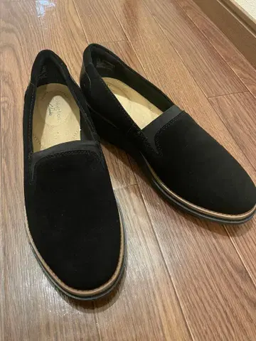 Clarks 샬롱 리 슬립온 블랙 스웨이드 새상품