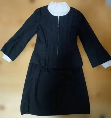 다크 브라운 벌룬 스커트 수트