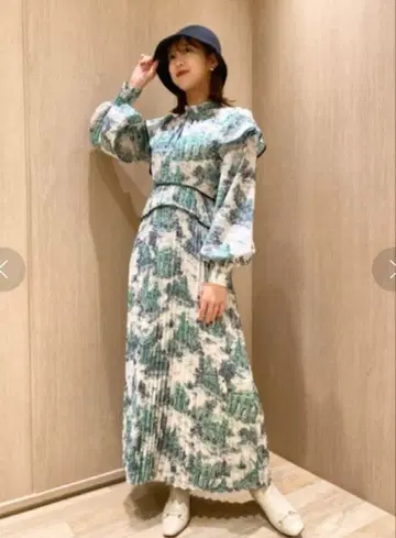 LILYBROWN 스트럭처 프린트 플리츠 원피스