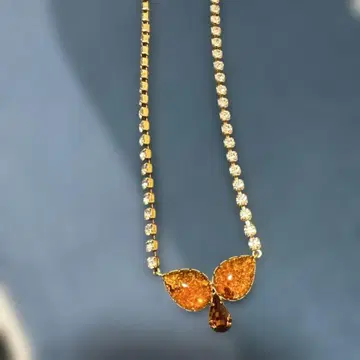 버터플라이 모티브 목걸이