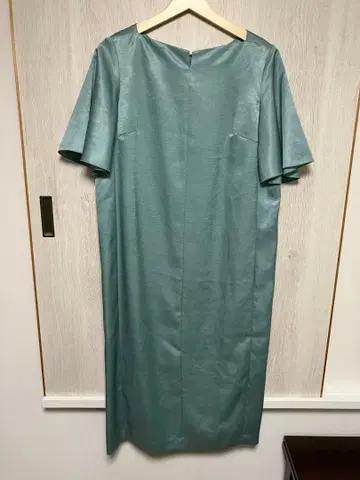 미사용 새상품 IENA 새틴 슬릿 넥 원피스 민트 그린 38