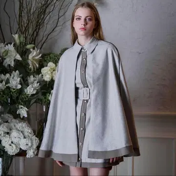 그레이 케이프 스타일 드레스