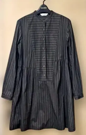 센소유니코(io comme io) 다크 그레이 스트라이프 긴팔 셔츠