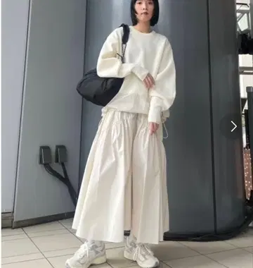 emmi 풀오버 x 캉캉 스커트