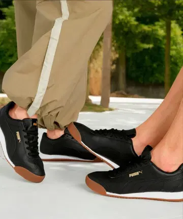 PUMA 블랙 로우컷 스니커즈 츄리노