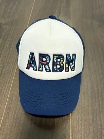 ARBN 자수 트래커 캡
