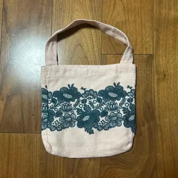 미나 페르호넨 홀리데이 백