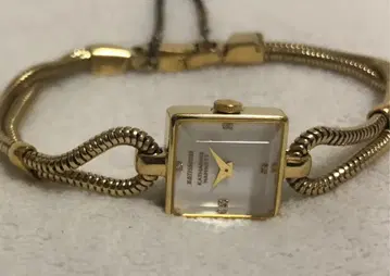 레어 새상품급 KATHARINE HAMNETT 캐서린 햄넷 시계