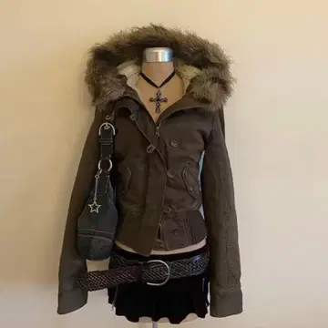 브라운 퍼(Fur) 달린 밀리터리 자켓