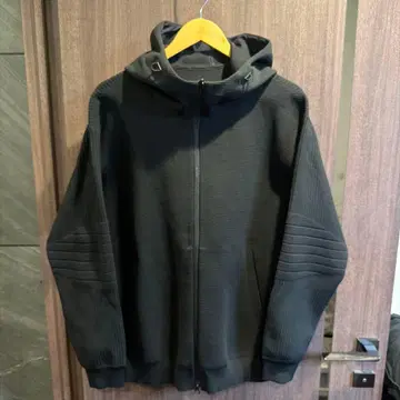 거의 새상품 데상트 얼터레인 O 퓨전 니트 블랙 풀 집업 후드티