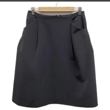 FOXEY NEW YORK 블랙 플레어 스커트 무릎 아래 기장 42