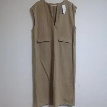 UR 베이지 V넥 점퍼 스커트 (택 포함 새상품)