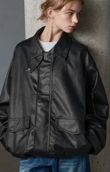 [ SERACE ] 루즈 실루엣 빈티지 라이크 인조 가죽 블루종