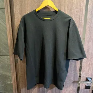 거의 새상품 데상트 얼터레인 L 퓨전 니트 블랙 크루넥 티셔츠