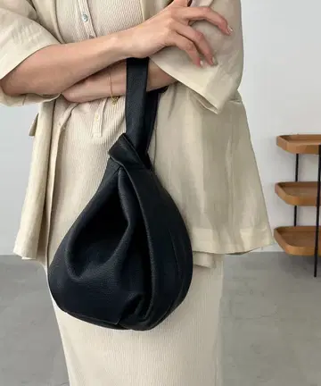 CAPRICIEUX LE MAGE 새상품급 라운드 백