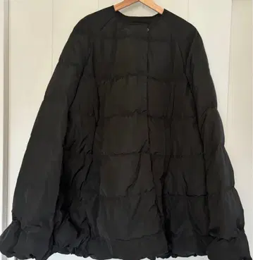 LE PHIL 파피 다운 케이프